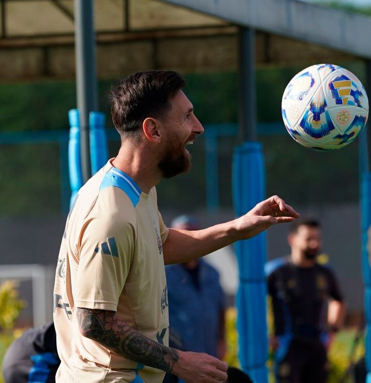 Messi vuelve a estar ternado para el premio al mejor futbolista del año. Foto: @leomessi