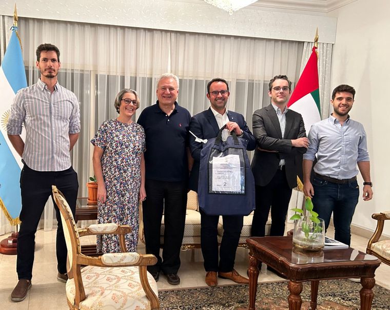 A las 18 horas -11 de la mañana en Argentina- finalizaron las elecciones en la embajada argentina en Abu Dhabi.