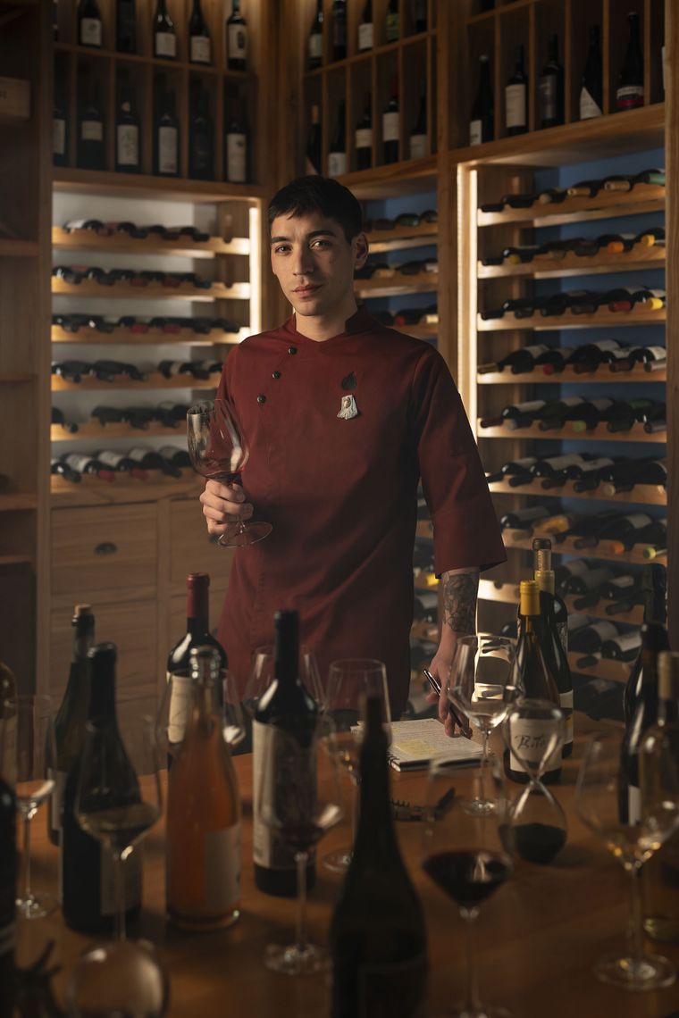 Luciano Roldán, sommelier de Centauro. Luciano Roldán, sommelier de Centauro.