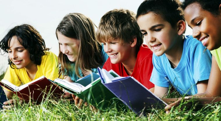 Niños leyendo fundacionequinnova.com.co Foto: fundacionequinnova.com.co