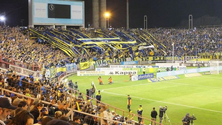 Aldosivi trabaja para recibir a los hinchas de Boca en el José María Minella por el Clausura.