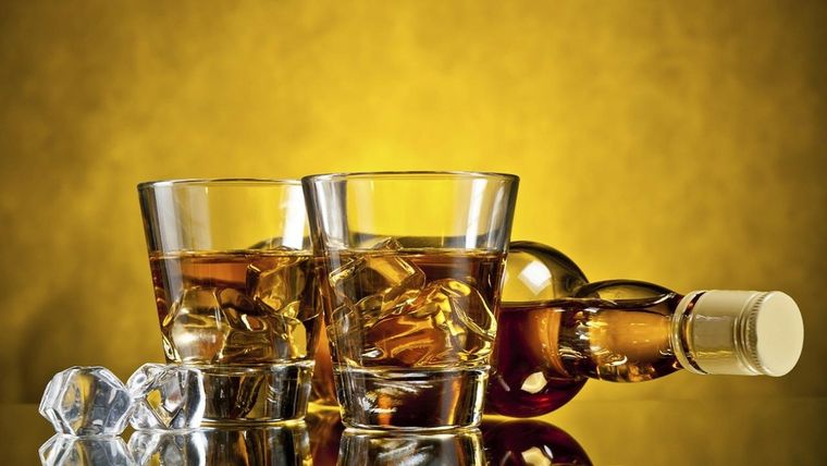 El whisky nació en Escocia. Foto: Vix - https://static.vix.com/es/sites/default/files/styles/4x3/public/imj/elgrancatador/L/Los-tipos-de-whisky-escoc%C3%A9s-5.jpg