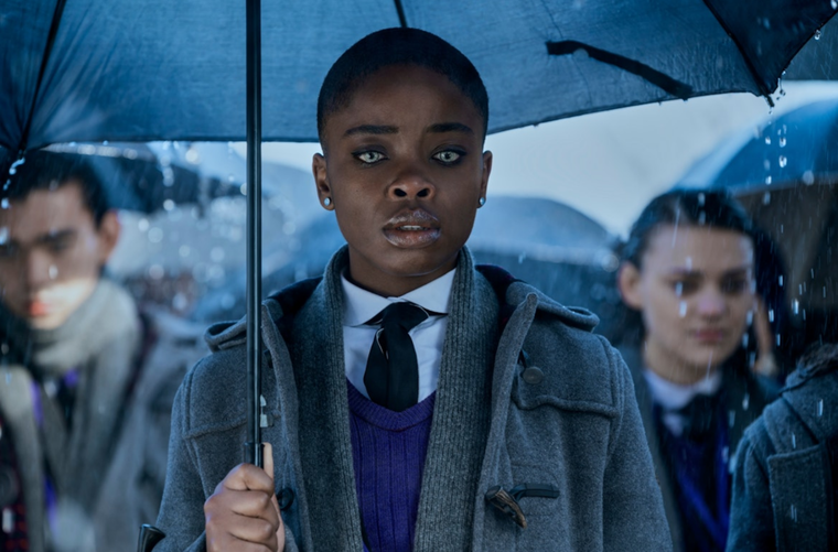 Joy Sunday deslumbró con su papel en Merlina.