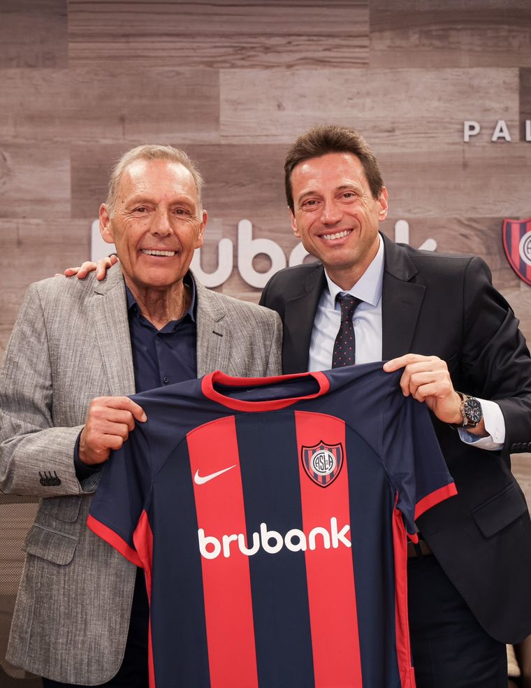 Moretti ya lo presentó y Miguel Ángel Russo es el nuevo DT de San Lorenzo. Foto: @SanLorenzo