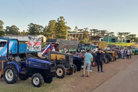 Madereros, yerbateros y productores de té viene levantando la voz ante el deterioro de la situación productiva y la rentabilidad, en un escenario de persistente inflación. Madereros, yerbateros y productores de té viene levantando la voz ante el deterioro de la situación productiva y la rentabilidad, en un escenario de persistente inflación.