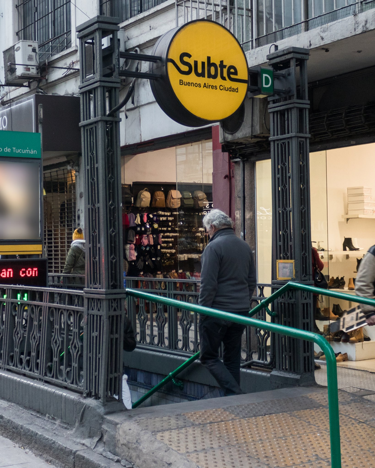 La estación del subte D, Agüero, estará cerrada por tres meses a partir del 1 de septiembre. La estación del subte D, Agüero, estará cerrada por tres meses a partir del 1 de septiembre.