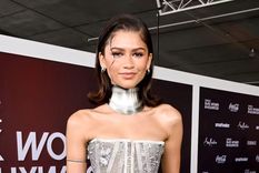 Ahora los jeans se combinan con...¡corsets! Foto: W Magazine