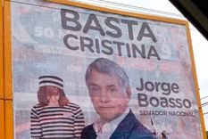 Con el lema Basta Cristina, el afiche muestra a la vicepresidenta vestida de presa Con el lema Basta Cristina, el afiche muestra a la vicepresidenta vestida de presa