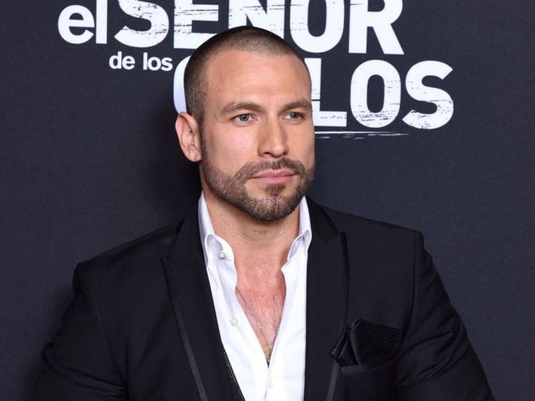 Rafael Amya se encuentra en una relación amorosa desde hace aproximadamente dos años y medio.