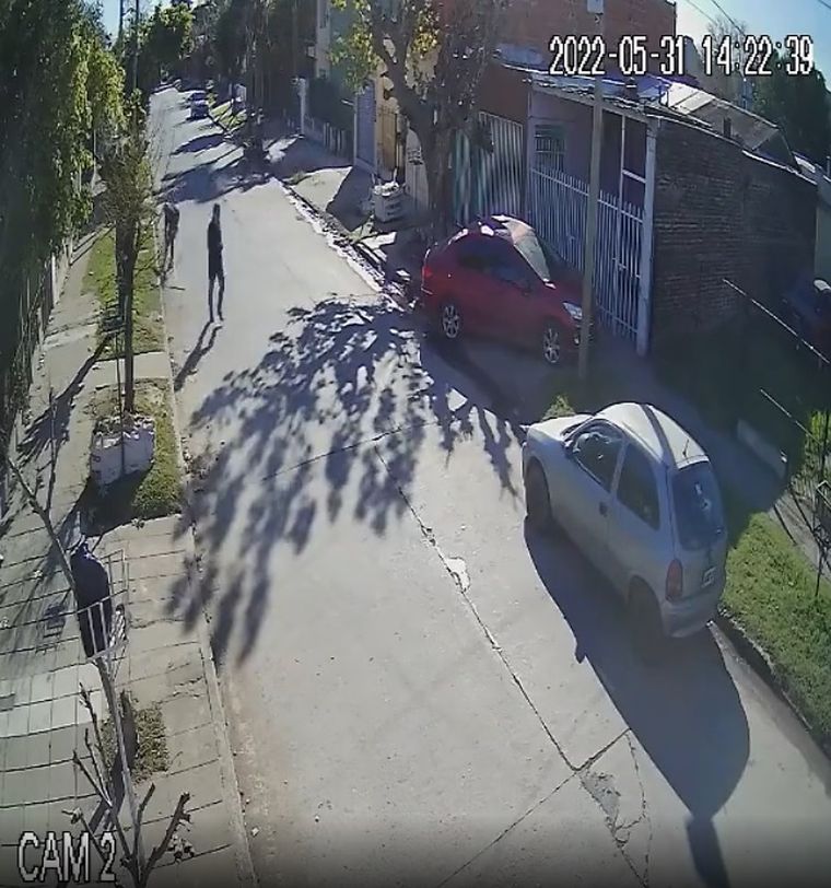 El sujeto tuvo que correr para librarse de los delincuentes