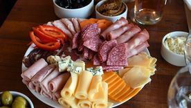 El pueblo con productos regionales. El pueblo con productos regionales.