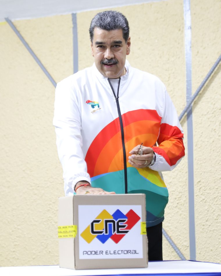 Nicolás Maduro aseguró que a Diego Maradona lo asesinaron Foto: EFE