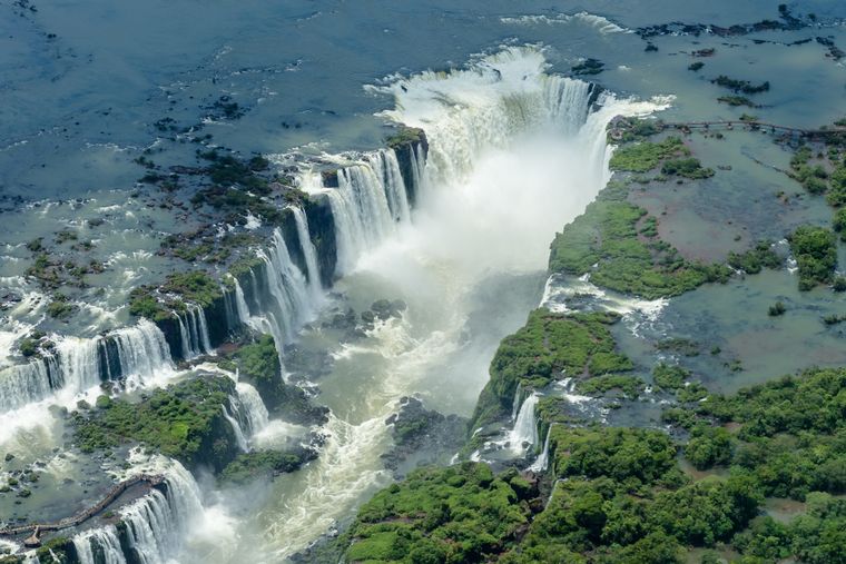 Las Cataratas del Iguazú son uno de los atractivos más visitados del país Foto: Wikipedia