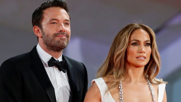 Jennifer Lopez presume los abdominales de Ben Affleck y causa una revolución Jennifer Lopez y Ben Affleck celebraron dos fabulosas bodas el año pasado. Foto: Archivo