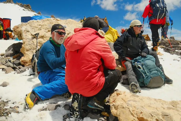 Durante la expedición se pusieron a dispocisión de los expertos en la montaña. Durante la expedición se pusieron a dispocisión de los expertos en la montaña.