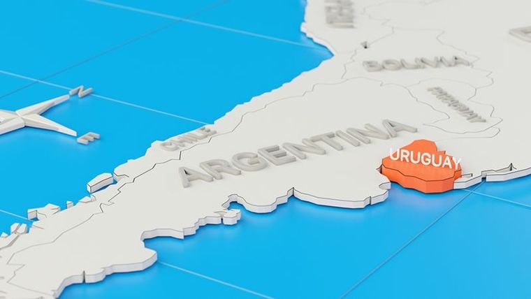 Miles de argentinos se han mudado al vecino Uruguay en el último año. Mapa de Argentina y Uruguay