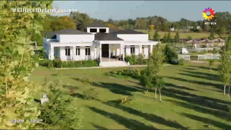 La mansión donde grabaron El Hotel de los Famosos está en venta