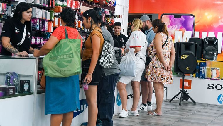 A partir de esta medida, los consumidores pierden una instancia de defensa de sus derechos Foto: Santiago Tagua/MDZ