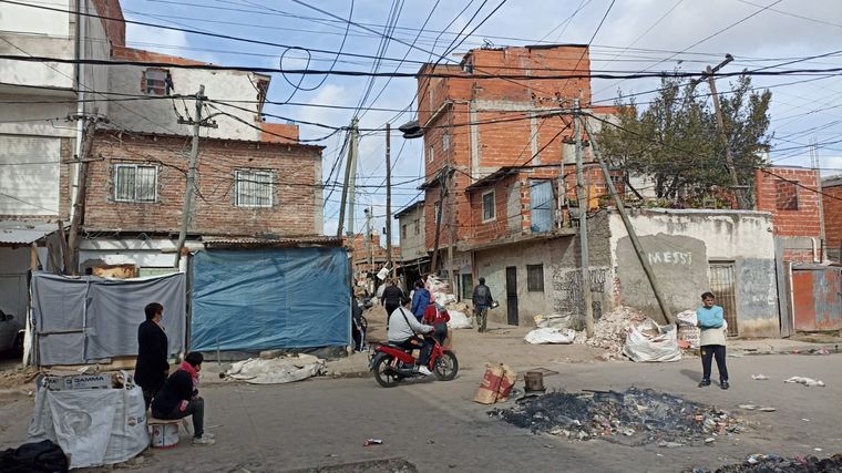 Crece la delincuencia y los vecinos de Lomas del Mirador temen que el barrio de convierta en un campo de batalla narco.