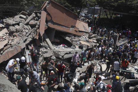 terremoto en colombia: ya son 294 los muertos y mas de 320 las personas desaparecidas terremoto en colombia: ya son 294 los muertos y mas de 320 las personas desaparecidas