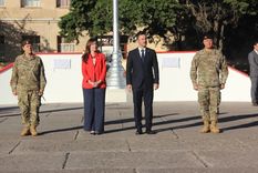 La vicepresidente Victoria Villaruel junto al Ministro de Defensa Luis Petri, participando del acto del Ejercito Argentino a las víctimas del intento de copamiento de la guarnición militar de Azul, al cumplirse 50 años del ataque del ERP Foto: Ejercito Argentino