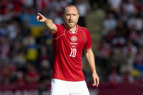 Christian Eriksen sufrió una descompensación en pleno amistoso entre Dinamarca y Ucrania. Christian Eriksen sufrió una descompensación en pleno amistoso entre Dinamarca y Ucrania.