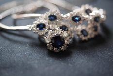 Con el paso del tiempo, tus anillos, cadenitas y pulseras pueden cambiar y ennegrecerse un poco. Foto: Pixabay - pixabay.com