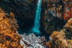 El paisaje serrano de San Luis esconde un maravilloso salto de agua. Foto: IG @dronistas.argentinos El paisaje serrano de San Luis esconde un maravilloso salto de agua. Foto: IG @dronistas.argentinos