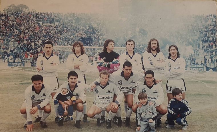 El plantel de la Lepra de la Liga Mendocina en 1993. 