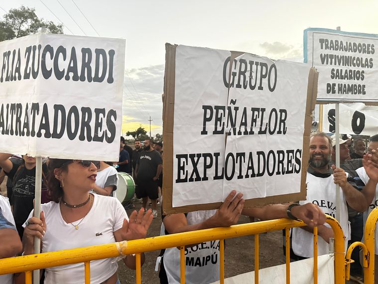 Trabajadores protestaron en el ingreso a la Fiesta de la Cosecha