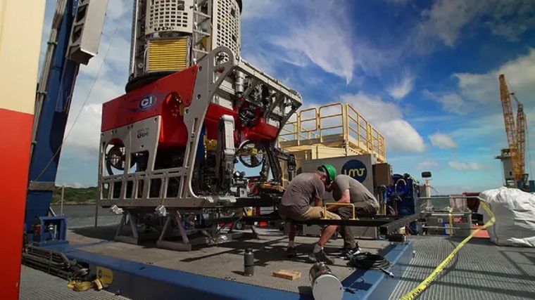 Robots de seis toneladas pasarán hasta 20 días cartografiando y catalogando el lugar del naufragio Foto: BBC/KEVIN CHURCH