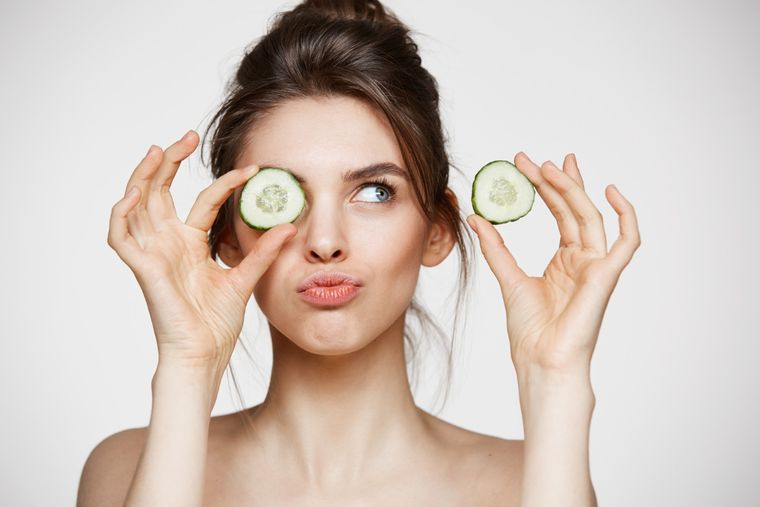 ¿Tu cara pide ayuda? Probá estos trucos helados que están salvando pieles reales. Foto: Freepik