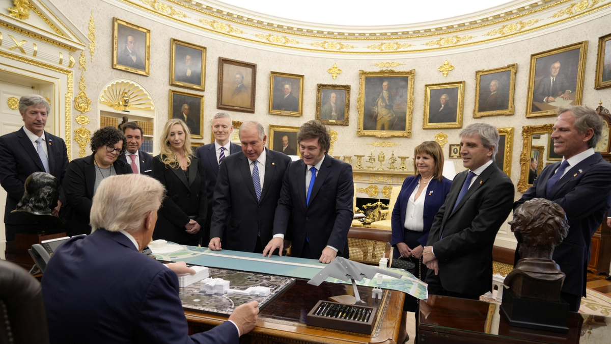 Finalmente Donald Trump recibió a Javier Milei en el Salón Oval