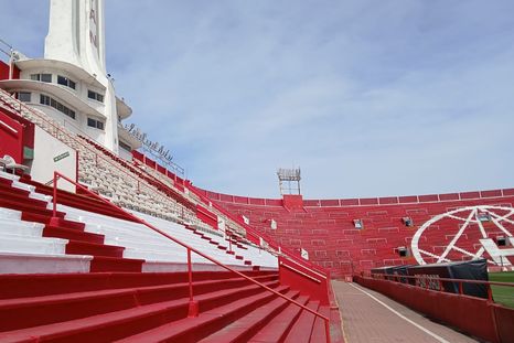 El debut de Chacho Coudet en River tendrá un marco atípico en la cancha de Huracán. El debut de Chacho Coudet en River tendrá un marco atípico en la cancha de Huracán.