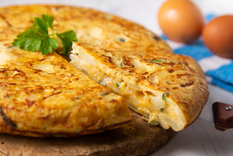 Si se pudiera atravesar la pantalla ¡comeríamos esta asombrosa tortilla española! Foto: Shutterstock