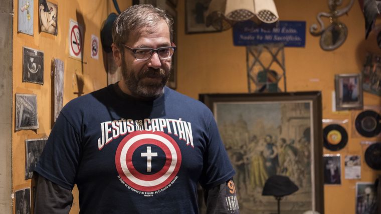 Busqued tenía 50 años