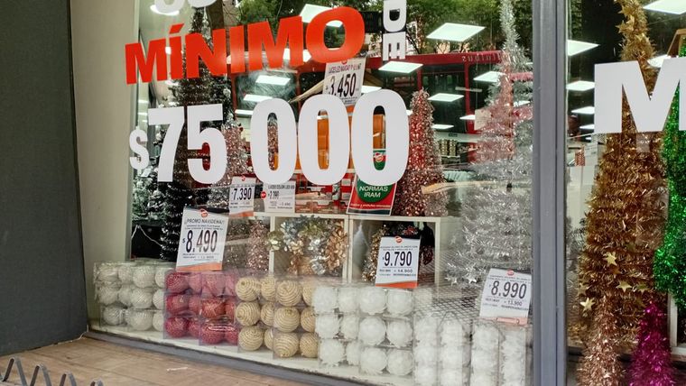 Las ofertas de navidad pueden ser llamativas en el formato online, pero las estafas pueden estar a la orden del día. Las ofertas de navidad pueden ser llamativas en el formato online, pero las estafas pueden estar a la orden del día.