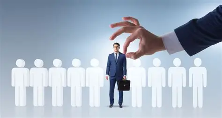 Seguiremos atrapados en el mismo círculo vicioso: jóvenes que no encuentran oportunidades y empresas que no encuentran talento. Seguiremos atrapados en el mismo círculo vicioso: jóvenes que no encuentran oportunidades y empresas que no encuentran talento.