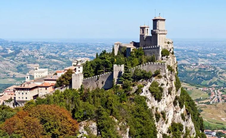 La fortaleza de Guaita, uno de los sitios icónicos del estado soberano de San Marino. Foto: Getty Images