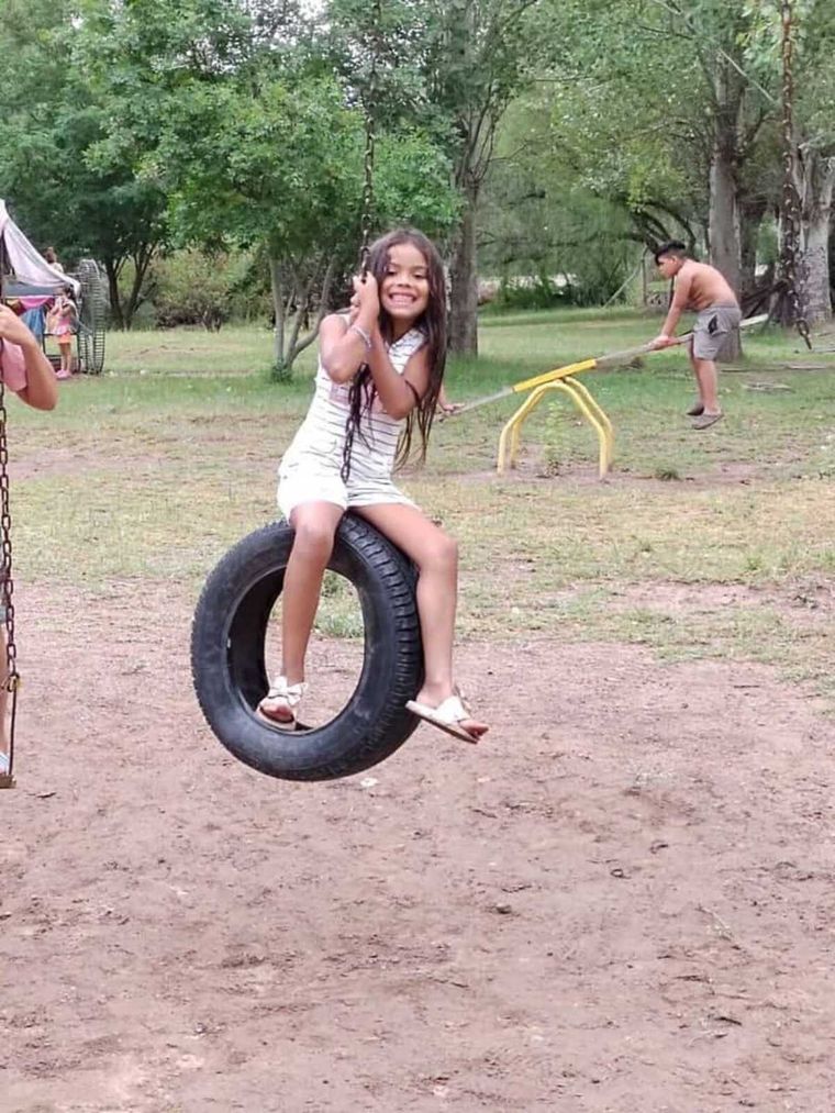 Eva Quiroz iba con su abuela cuando fue atropellada