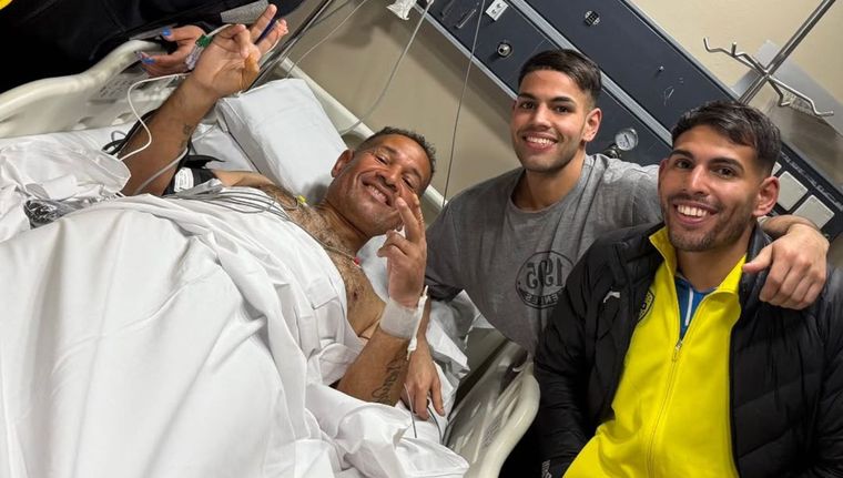 Chipi Barijho con su familia. Al exdelantero de Boca y actual DT de las Inferiores le hicieron una angioplastia para colocarle un stent y se encuentra bien, tras quedar en observación.