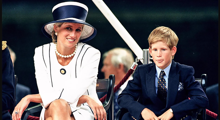 Sin duda, la muerte de Lady Di es uno de los hechos más traumáticos que vivió el príncipe Harry Foto: Vanity Fair