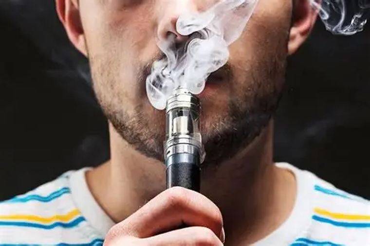 Desde el Ejecutivo señalaron que la prohibición previa no impidió el consumo, sino que fomentó un circuito ilegal de artículos sin trazabilidad ni control de componentes.&nbsp;