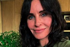 Courteney Bass Cox interpretó a Mónica Geller en la inolvidable serie Friends. Y debutó en las pantallas en 1984, en el videoclip de la canción Dancing in the Dark, de Bruce Springsteen Foto: Instagram courteneycoxofficial