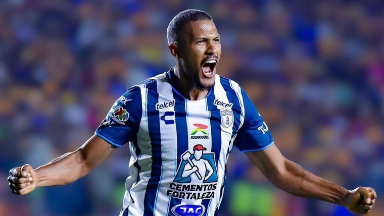 Salomón sigue haciendo goles en Pachuca. Foto: Instagram @salorondon23