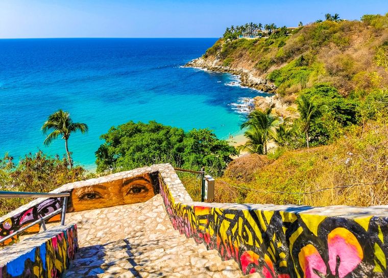 Playa Carrizalillo, en Oaxaca, es una de las más recomendadas por su tranquilidad y aguas limpias. Foto: Shutterstock