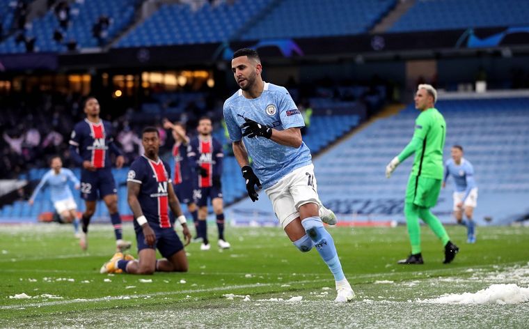 Riyad Mahrez celebra uno de los goles del City. Foto: Manchester City