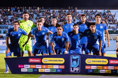 El 11 inicial de Estudiantes de Río Cuarto en el partido contra Barracas Central, que detonó un escándalo increíble para la Liga Profesional. El 11 inicial de Estudiantes de Río Cuarto en el partido contra Barracas Central, que detonó un escándalo increíble para la Liga Profesional.