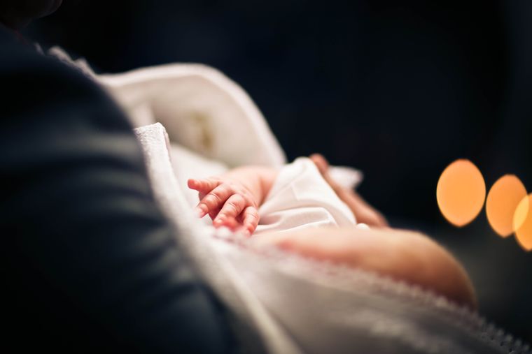 La natalidad en Argentina tiene un franco descenso y se acusa al feminismo como responsable, pero esto tapa la realidad económica que produce dificultades a la hora de criar niños.