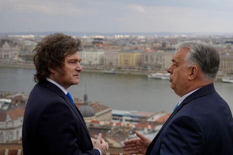 El presidente Javier Milei mantuvo una reunión con el primer ministro de Hungría, Viktor Orbán, en el Monasterio Carmelita de Buda. El presidente Javier Milei mantuvo una reunión con el primer ministro de Hungría, Viktor Orbán, en el Monasterio Carmelita de Buda.